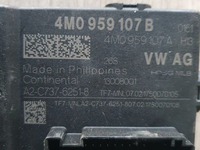 bontott AUDI A4 B9 Csomagtér Ajtó Vezérlőegység