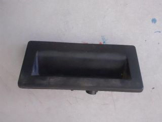 bontott AUDI A4 B9 Csomagtér Nyitó Kar / Gomb