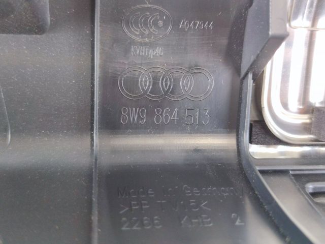 bontott AUDI A4 B9 Csomagtérajtó Díszléc