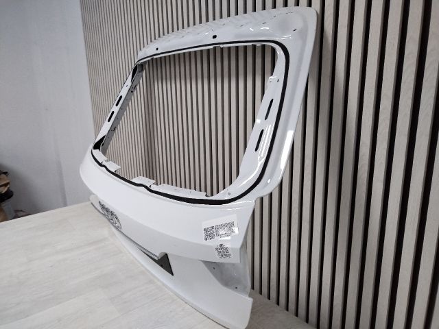 bontott AUDI A4 B9 Csomagtérajtó (Üres lemez)