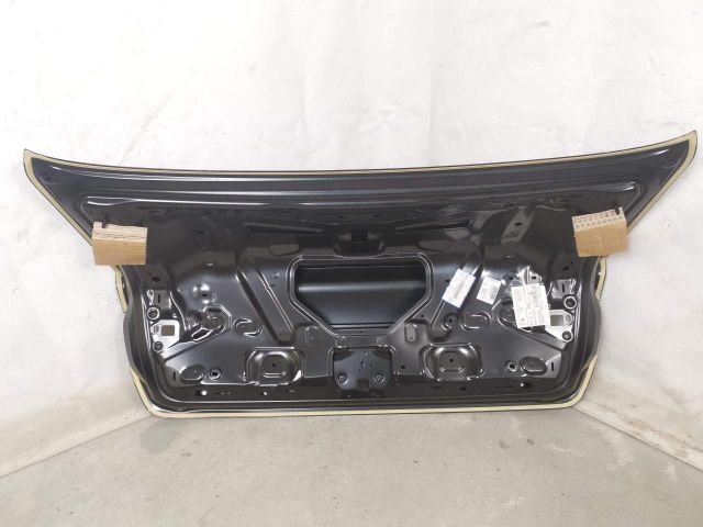 bontott AUDI A4 B9 Csomagtérajtó (Üres lemez)