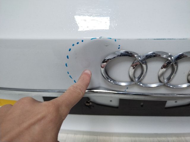 bontott AUDI A4 B9 Csomagtérajtó (Üres lemez)