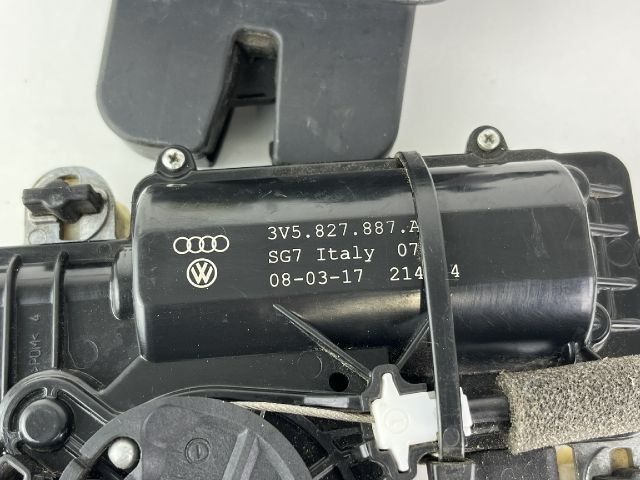 bontott AUDI A4 B9 Csomagtérajtó Zárbetét