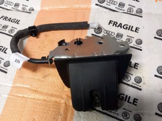 bontott AUDI A4 B9 Csomagtérajtó Zárszerkezet