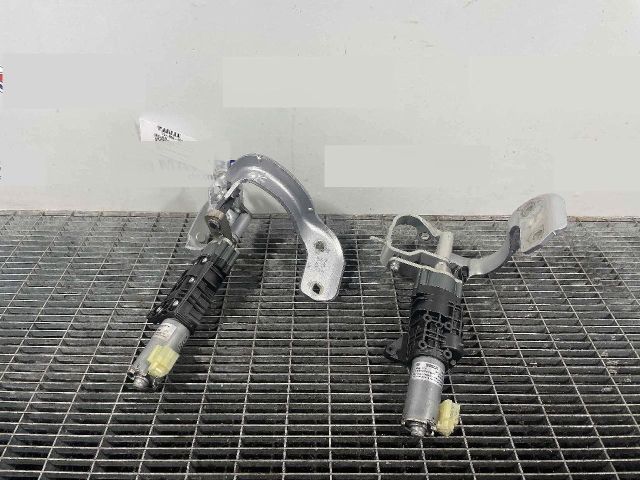 bontott AUDI A4 B9 Csomagtérajtó Zsanér