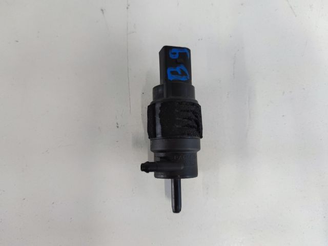 bontott AUDI A4 B9 Első Ablakmosó Szivattyú