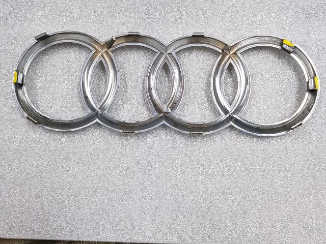 bontott AUDI A4 B9 Első Embléma