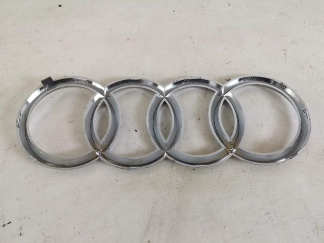 bontott AUDI A4 B9 Első Embléma