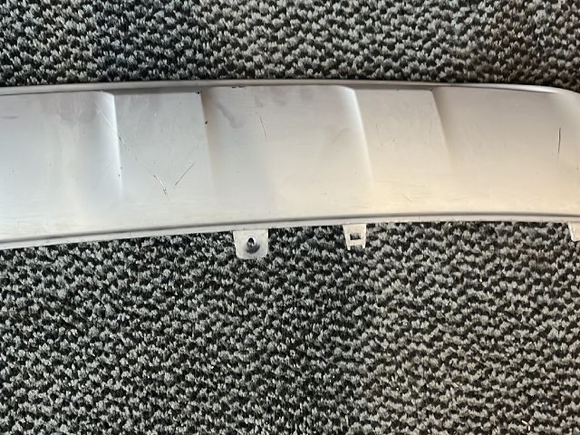 bontott AUDI A4 B9 Első Lökhárító Légterelő