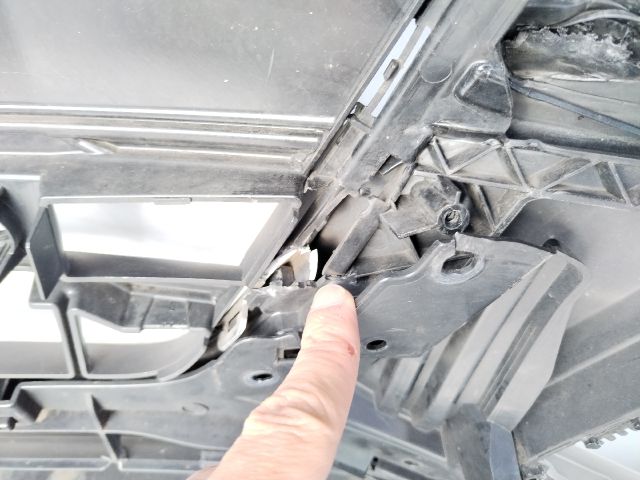 bontott AUDI A4 B9 Első Lökhárító (Üresen)