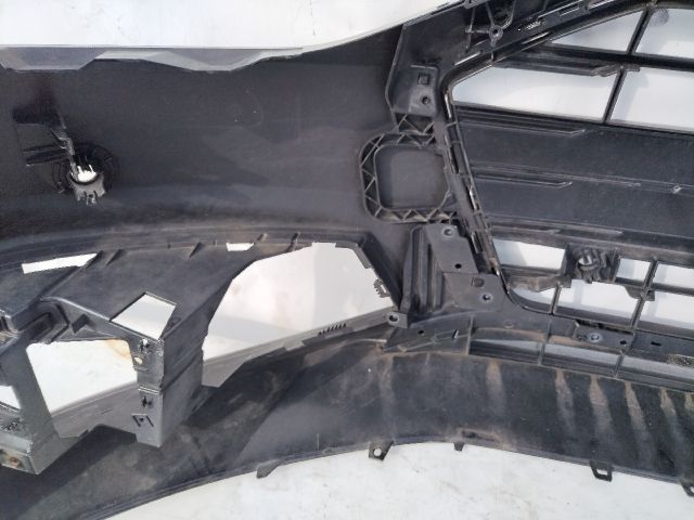 bontott AUDI A4 B9 Első Lökhárító (Üresen)