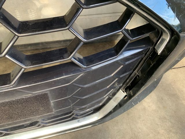 bontott AUDI A4 B9 Első Lökhárító (Üresen)