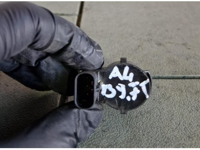 bontott AUDI A4 B9 Első Tolatóradar Fej