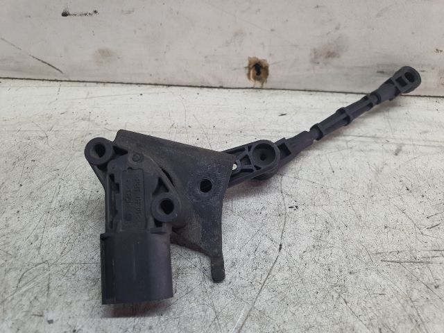 bontott AUDI A4 B9 Első Xenon Szintszabályzó Jeladó