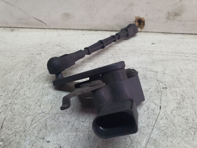 bontott AUDI A4 B9 Első Xenon Szintszabályzó Jeladó