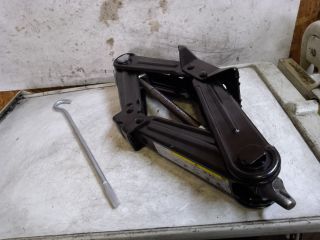 bontott AUDI A4 B9 Emelő