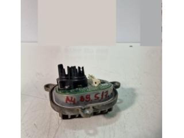 bontott AUDI A4 B9 Fényszóró Elektronika