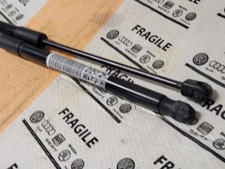 bontott AUDI A4 B9 Gázrugós Kitámasztó Teleszkóp Pár Csomagtérajtó