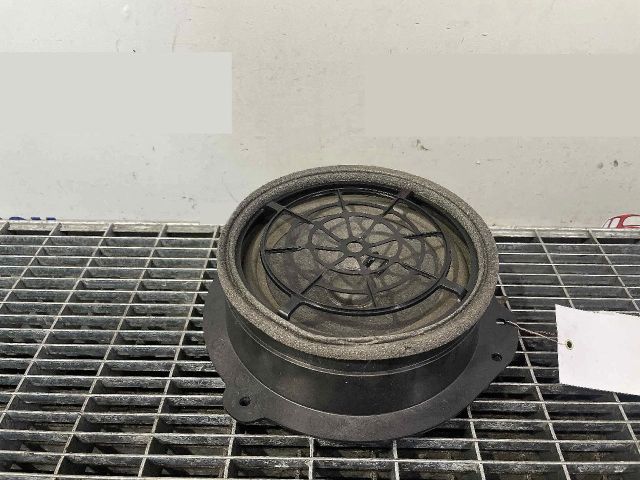 bontott AUDI A4 B9 Hangszóró (Pozíciófüggetlen)