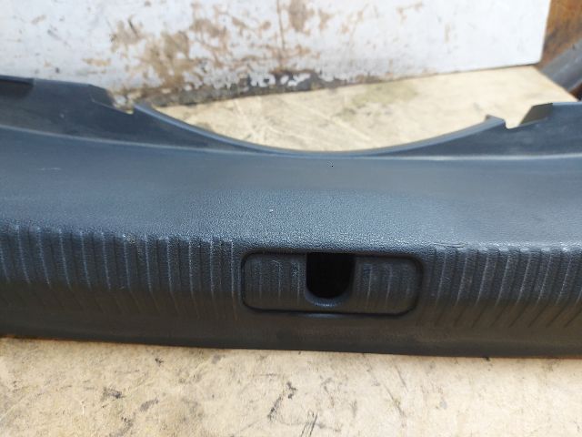 bontott AUDI A4 B9 Hátfal Burkolat