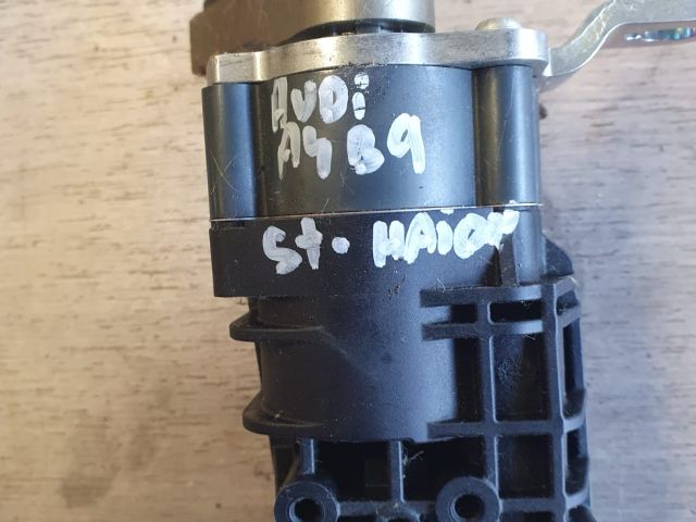 bontott AUDI A4 B9 Hátsó Ablaktörlő Motor