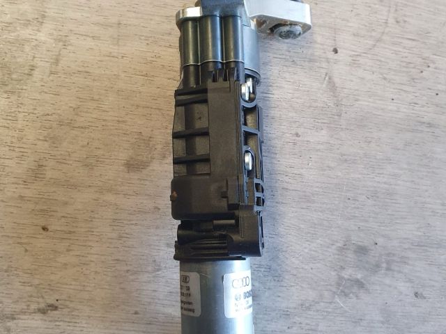 bontott AUDI A4 B9 Hátsó Ablaktörlő Motor