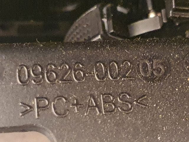 bontott AUDI A4 B9 Hátsó középső Szellőző