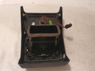 bontott AUDI A4 B9 Hátsó középső Szellőző