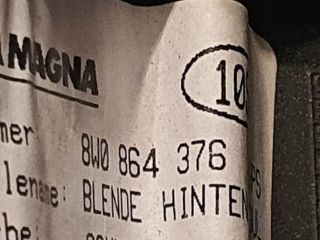 bontott AUDI A4 B9 Hátsó középső Szellőző