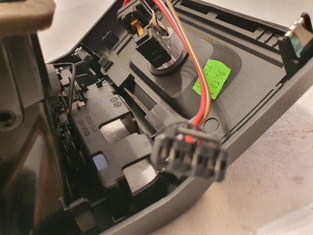 bontott AUDI A4 B9 Hátsó középső Szellőző