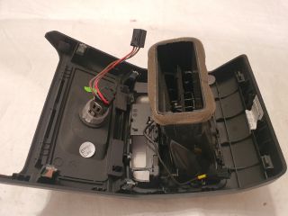 bontott AUDI A4 B9 Hátsó középső Szellőző