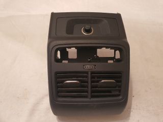 bontott AUDI A4 B9 Hátsó középső Szellőző