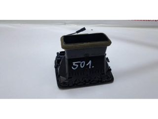 bontott AUDI A4 B9 Hátsó középső Szellőző