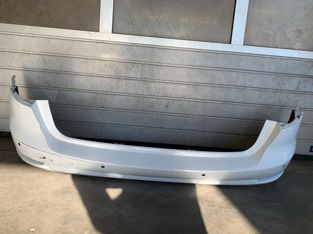 bontott AUDI A4 B9 Hátsó Lökhárító (Üresen)