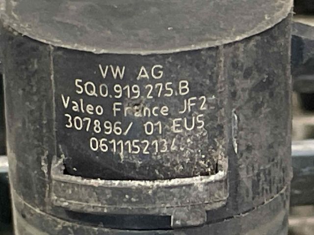 bontott AUDI A4 B9 Hátsó Tolatóradar Fej