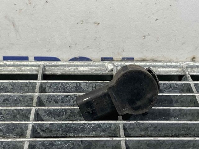 bontott AUDI A4 B9 Hátsó Tolatóradar Fej