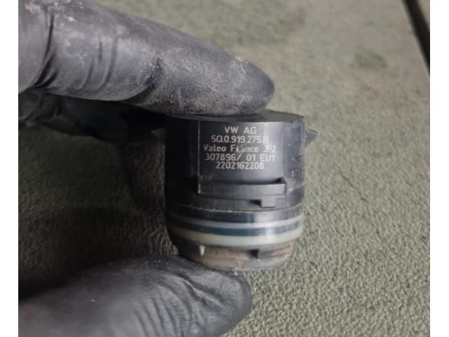 bontott AUDI A4 B9 Hátsó Tolatóradar Fej