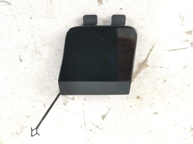 bontott AUDI A4 B9 Hátsó Vonószem Burkolat