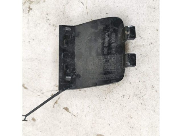 bontott AUDI A4 B9 Hátsó Vonószem Burkolat