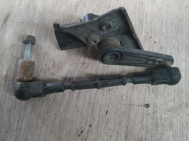 bontott AUDI A4 B9 Hátsó Xenon Szintszabályzó Jeladó