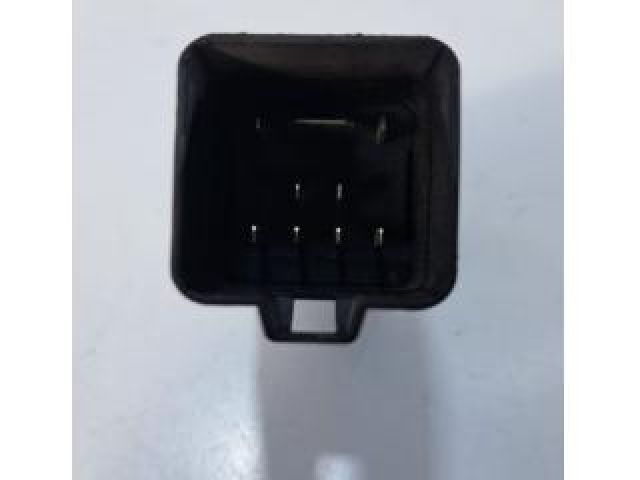 bontott AUDI A4 B9 Izzító Relé