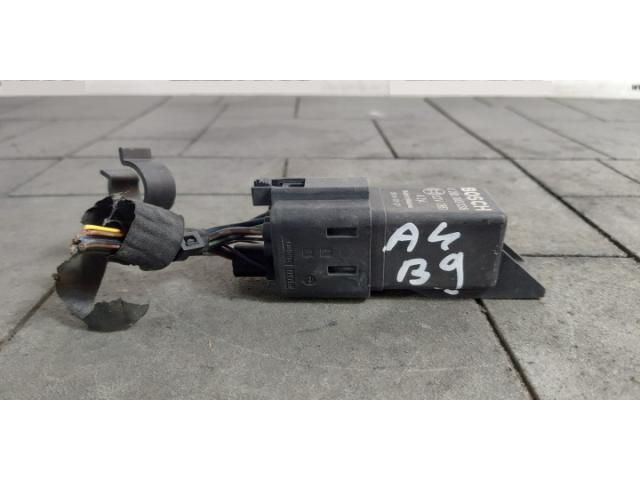 bontott AUDI A4 B9 Izzító Relé