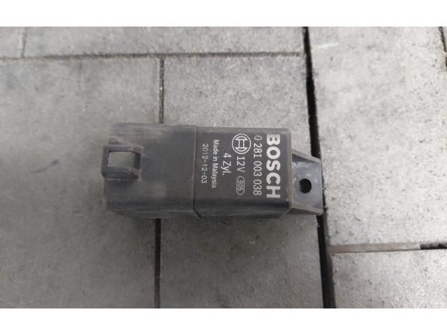 bontott AUDI A4 B9 Izzító Relé