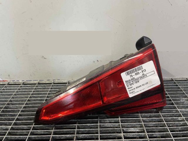 bontott AUDI A4 B9 Jobb Belső Hátsó Lámpa