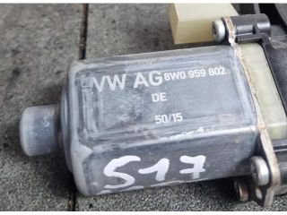 bontott AUDI A4 B9 Jobb első Ablakemelő Motor