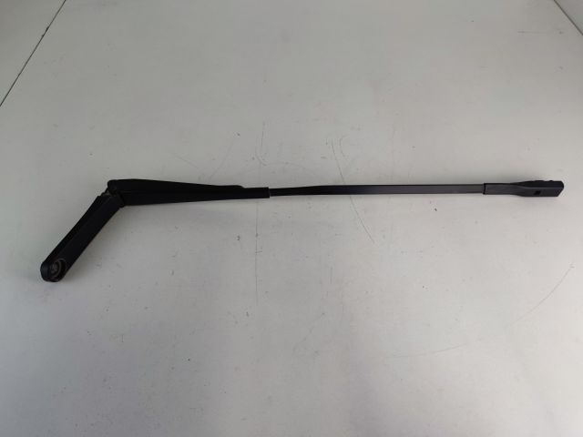 bontott AUDI A4 B9 Jobb első Ablaktörlő Kar