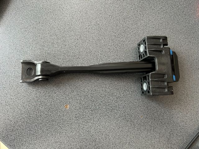 bontott AUDI A4 B9 Jobb első Ajtóhatároló