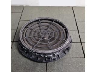 bontott AUDI A4 B9 Jobb első Hangszóró