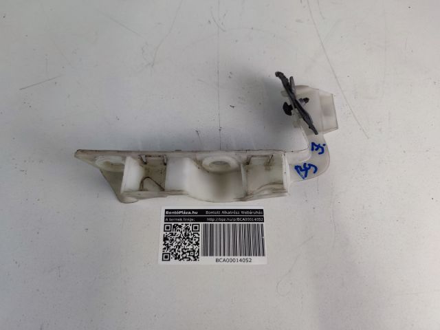 bontott AUDI A4 B9 Jobb első Lökhárító Tartó (Műanyag)