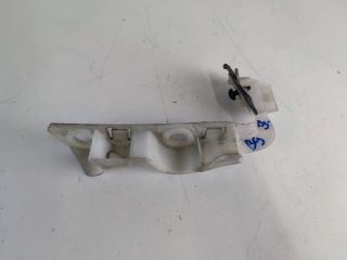 bontott AUDI A4 B9 Jobb első Lökhárító Tartó (Műanyag)